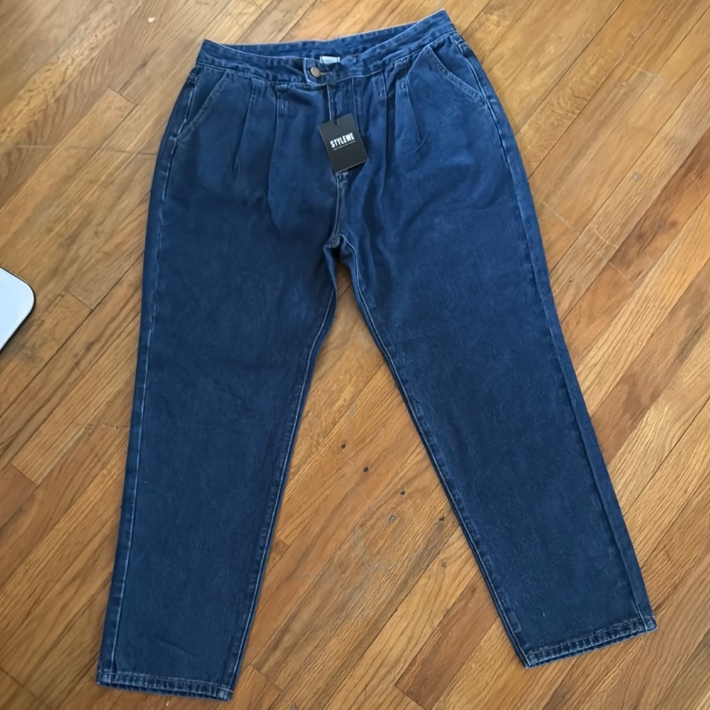 NWT STYLEWE, SZ L, Blue Denim, wide legged, pleated , high-rise, jeans